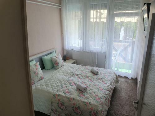 Flower Apartment