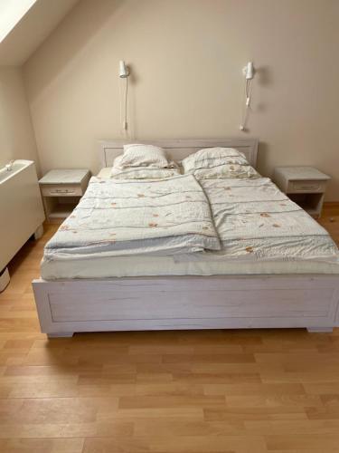 Apartamento �lomh�z