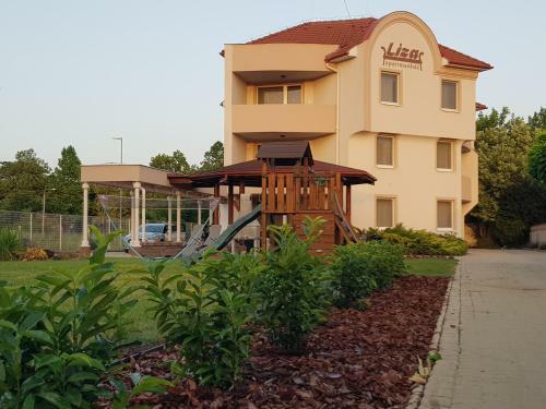 Liza Apartmanok