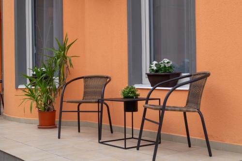East Side Corner - Apartment 2