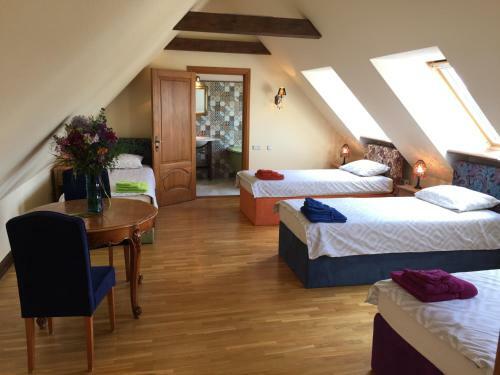 Hostal Peahen Residence