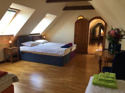 Hostal Peahen Residence