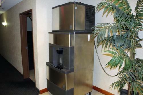Hotel Cumberland Inn And Suites