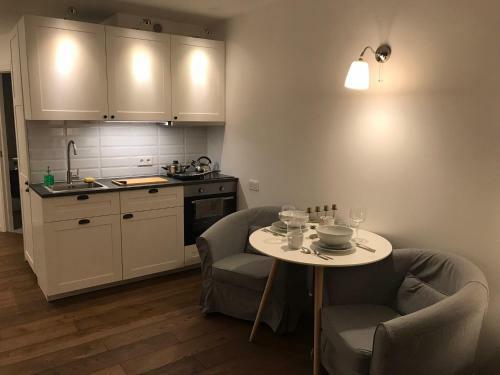 Five Star Downtown Apartment
