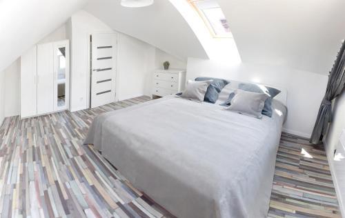 Cathedral Sq. Apartment - Odminiu Str.
