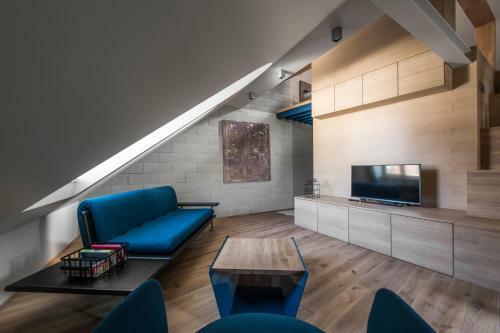 City Entrance Apartment