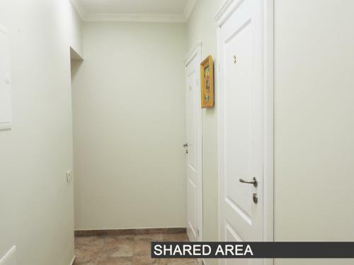 Emi Apartment
