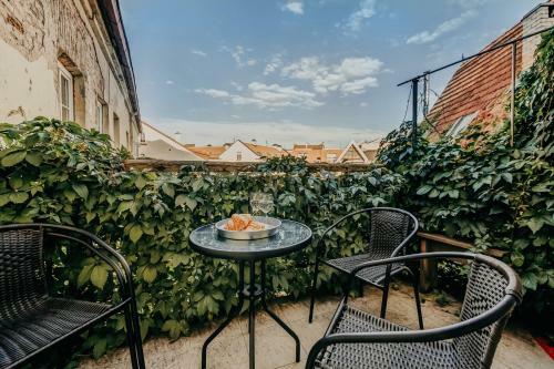 Spacious - 140 Square Meters Apartment, Vilnius City Centre