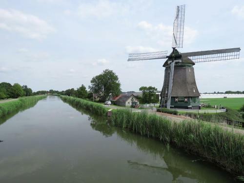 Detached Chalet With Beautiful Terrace, Near Alkmaar