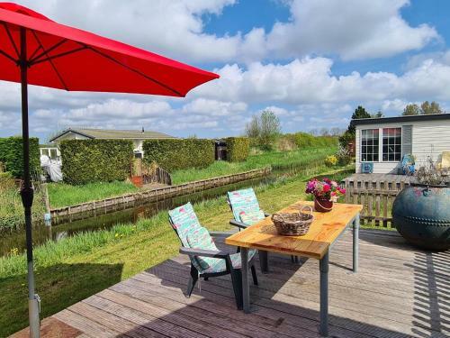 Detached Chalet With Beautiful Terrace, Near Alkmaar