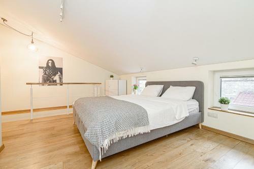 2 Floors New Town Apartment By Urban Rent