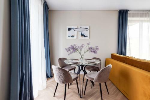 Centrally Located Riverside Apartment