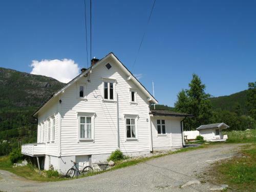 Byrkjeleite - Modernized House With 5 Bedrooms