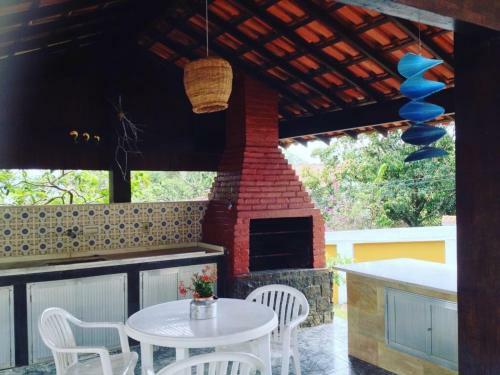 Lindo Chal� Com Piscina E Churrasqueira Em Ita�na