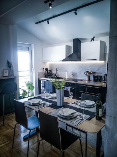 Raw Industrial City Apartment