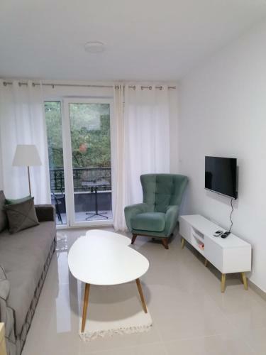 Apartman 44