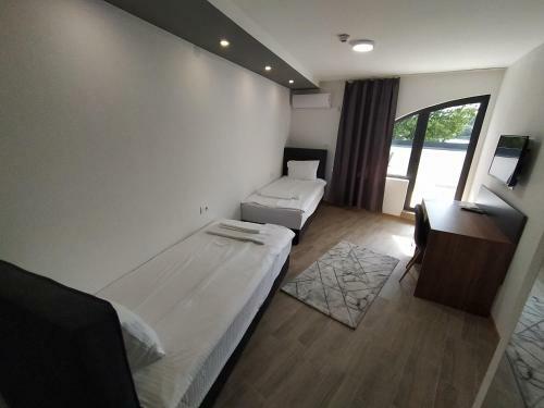 Hotel Preno?i?te Srebrno Jezero