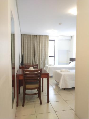 Hotel Athenas Multiempresarial, 611