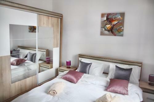 Luxury Downtown Apartment
