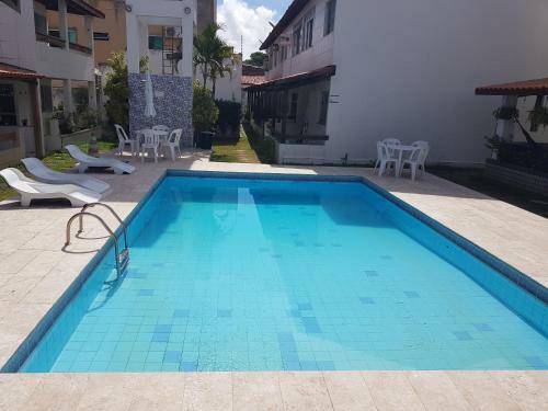 Casa 4/4(Amplos), Cond. Fechado Com Piscina-150m2