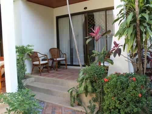The Waterfront Boutique Hotel & Cafe
