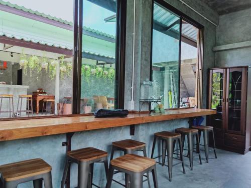 Hostal Baan Sala Lung Dam (Fisherman Village)