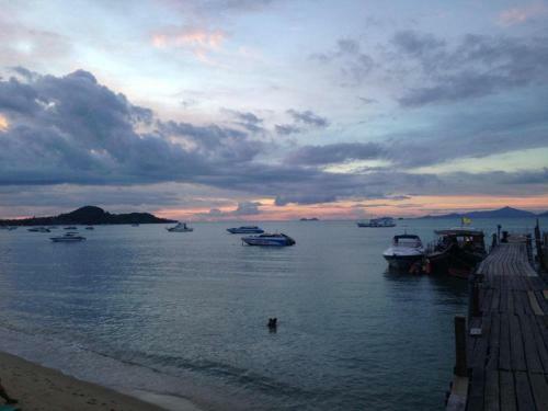 Hostal Baan Sala Lung Dam (Fisherman Village)