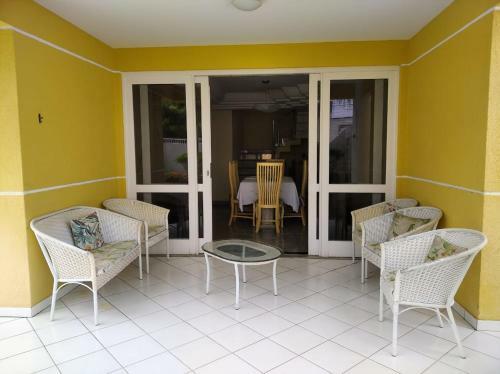 Casa de Alto Padr�o - 200 Mts Da Praia - 5/4