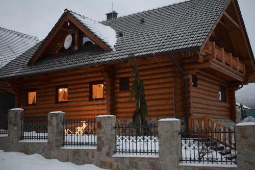 Zrubov� Dom - Moon Nov� Lesn�