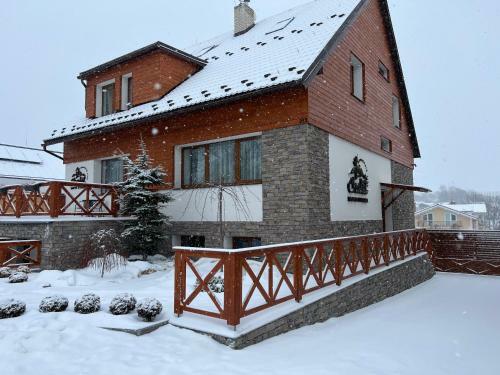 Hostal Chalet Nova Lesna Mountain View