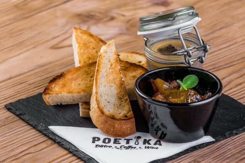 Poetika Apartments