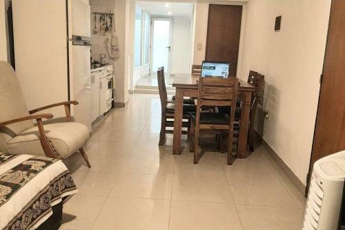 Muy Lindo Apartamento Con Patio En Pleno Centro