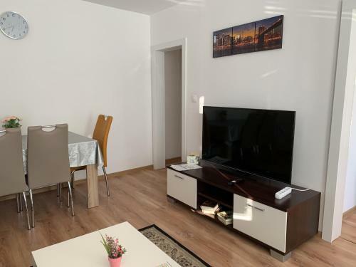 Apartment T8