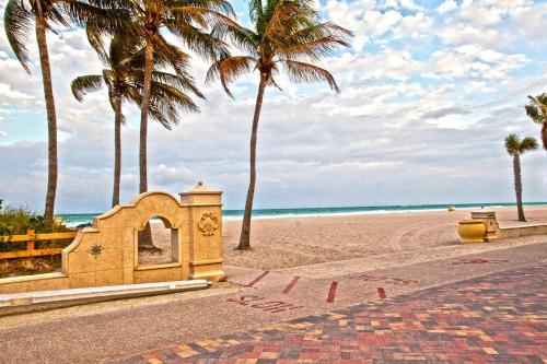 Aparthotel Hollywood Beach Tower