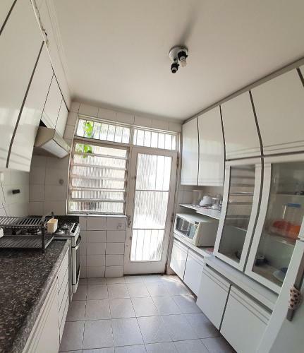 10 Pessoas" Sobrado Amplo