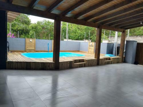 Casa Confort�vel Com Piscina Aquecida