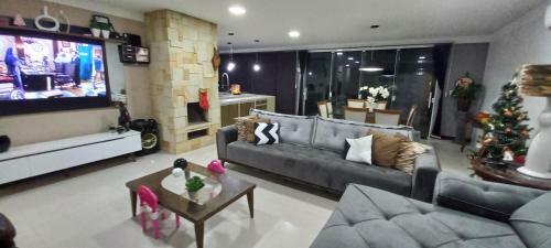 Casa Confort�vel Com Piscina Aquecida