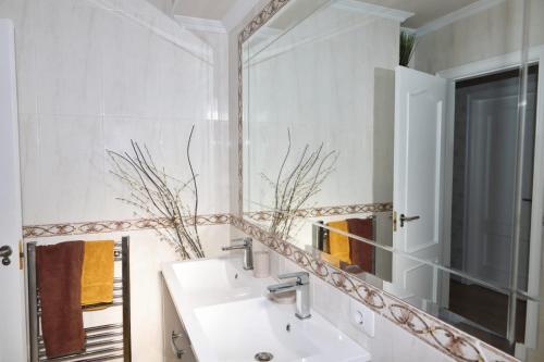 Agradable Casa Con Piscina En Gondomar(Val Mi�or)