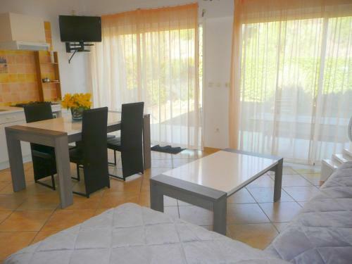 Apartamentos G�tes La Soleiade Lac de Saint-cassien