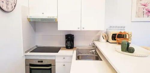 Lovely Apartment With Pool And Sea Views