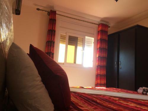 Hostal Itrane Guest House