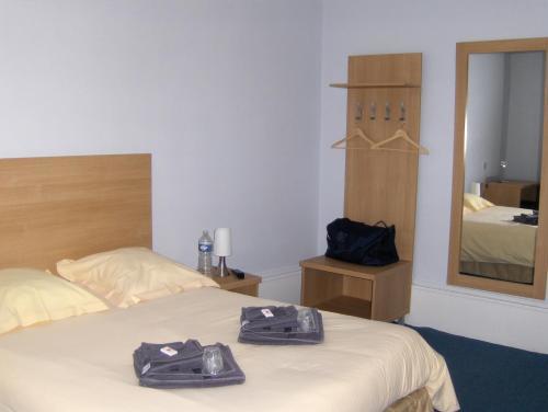 Hotel La Tour De Crecy