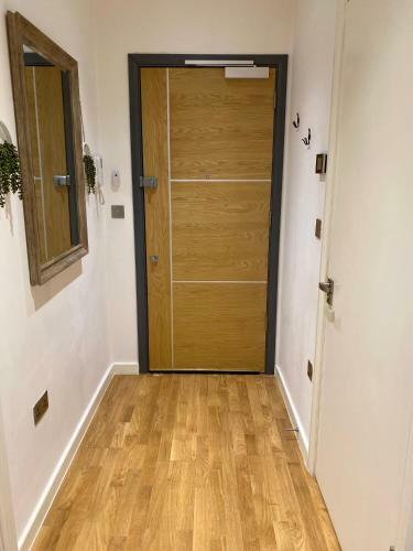 Apartamento 1 Bed Ground Floor Flat With Covered Balcony