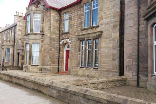 Preston Villa, Spacious Ground Floor Apartment