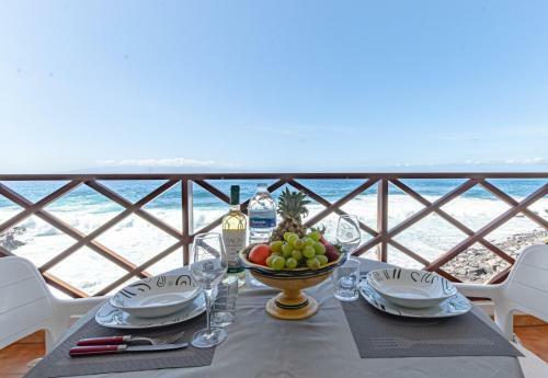 Oceanfront Neptuno Apartment