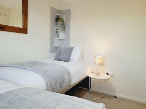 Modern Duplex Apartment With Allocated Parking & Wifi