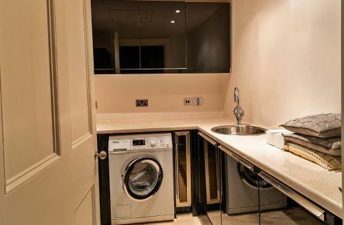 Stratford House - Luxury 4 Bed Townhouse