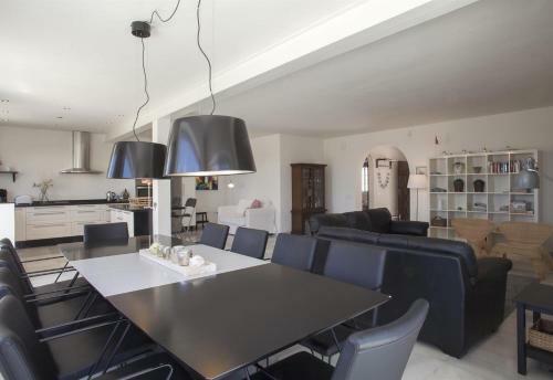 Fantastic Renovated Villa Annex