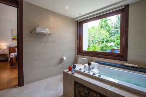 Baan Pinya Chic Three Bedroom Pool Villa