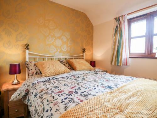 2 Rose Cottages